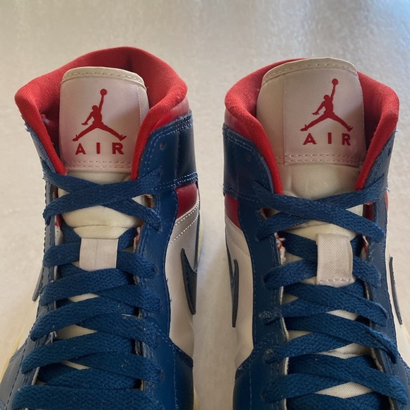 NIKE Air Jordan 1 Mid BQ6472-146 Women’s Basketball Shoes Size 7.5 - Picture 5 of 8